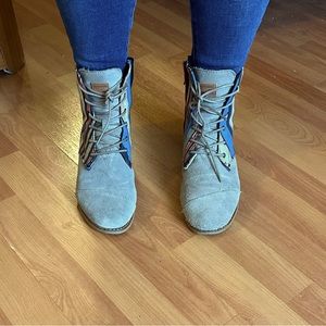 Toms Alpa Boot Taupe Suede/Woven 9.5